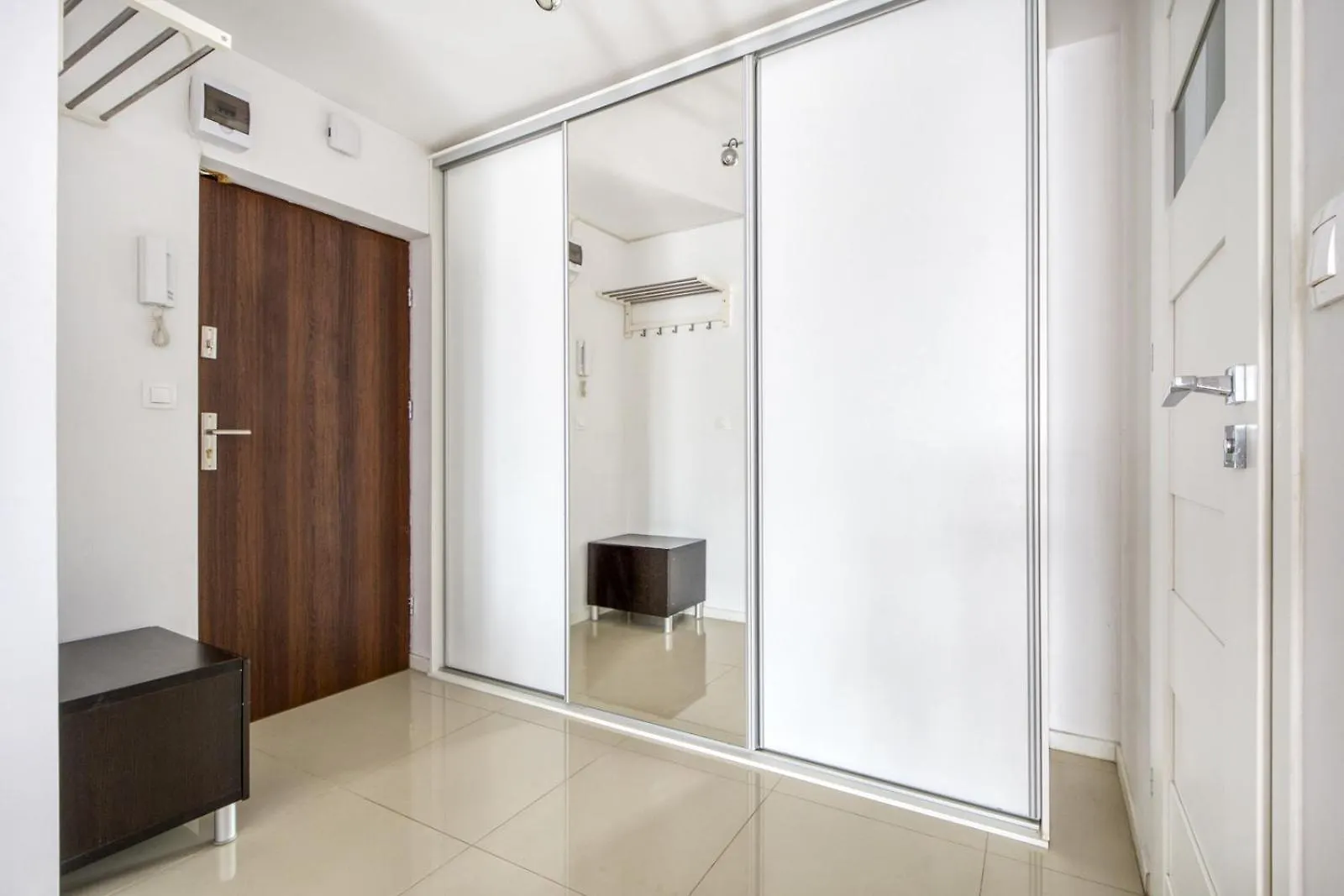 Warsaw Inside Solec II Apartment